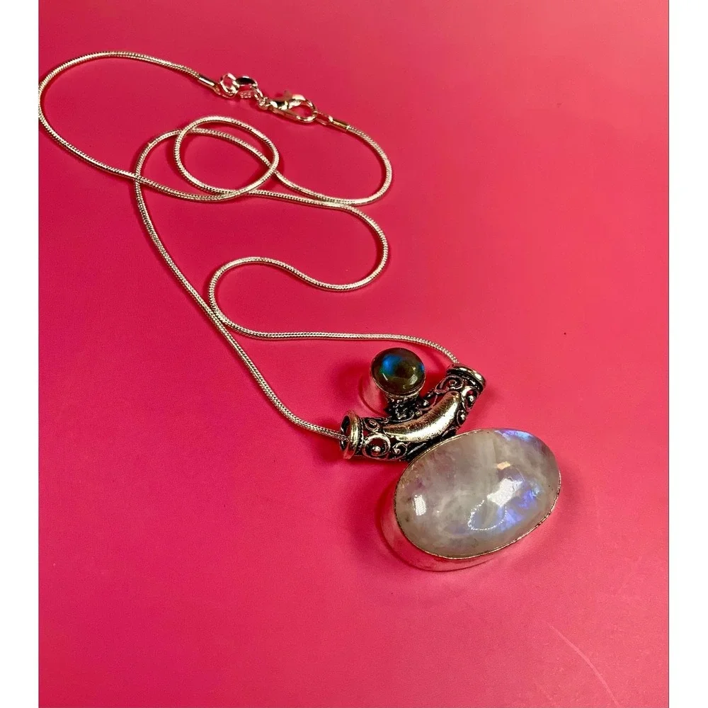 Moonstone & Labradorite Mystic Glow Necklace ✨🤍